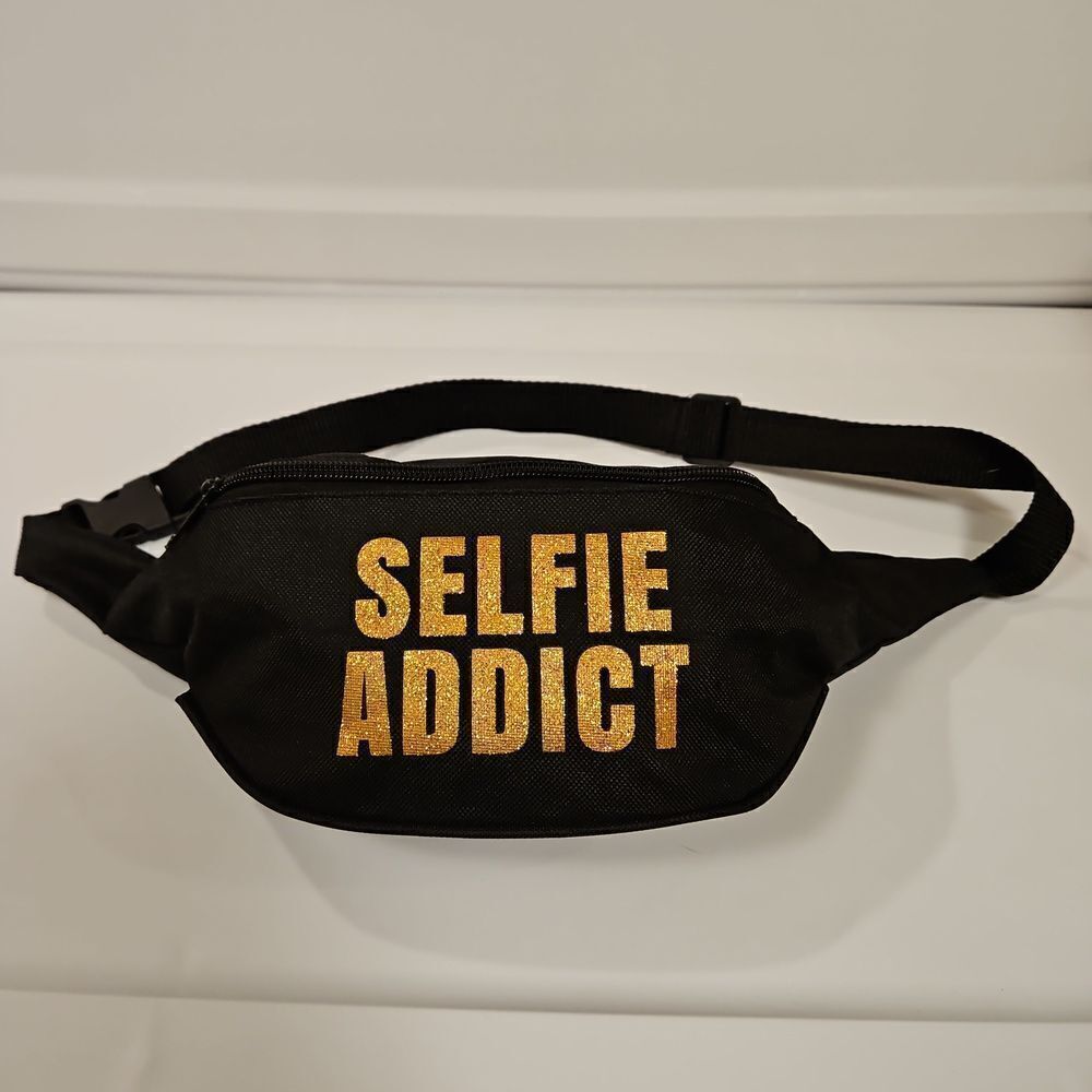 Selfie Addict Waistbag New without tag